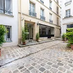 Gorgeous 1Bedroom Industrial Style Flat-Place Vendome